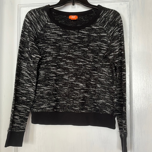 Black and white sweater shirt - Picture 1 of 9
